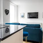 Osprey - Smart & Stylish In The Heart Of كندال